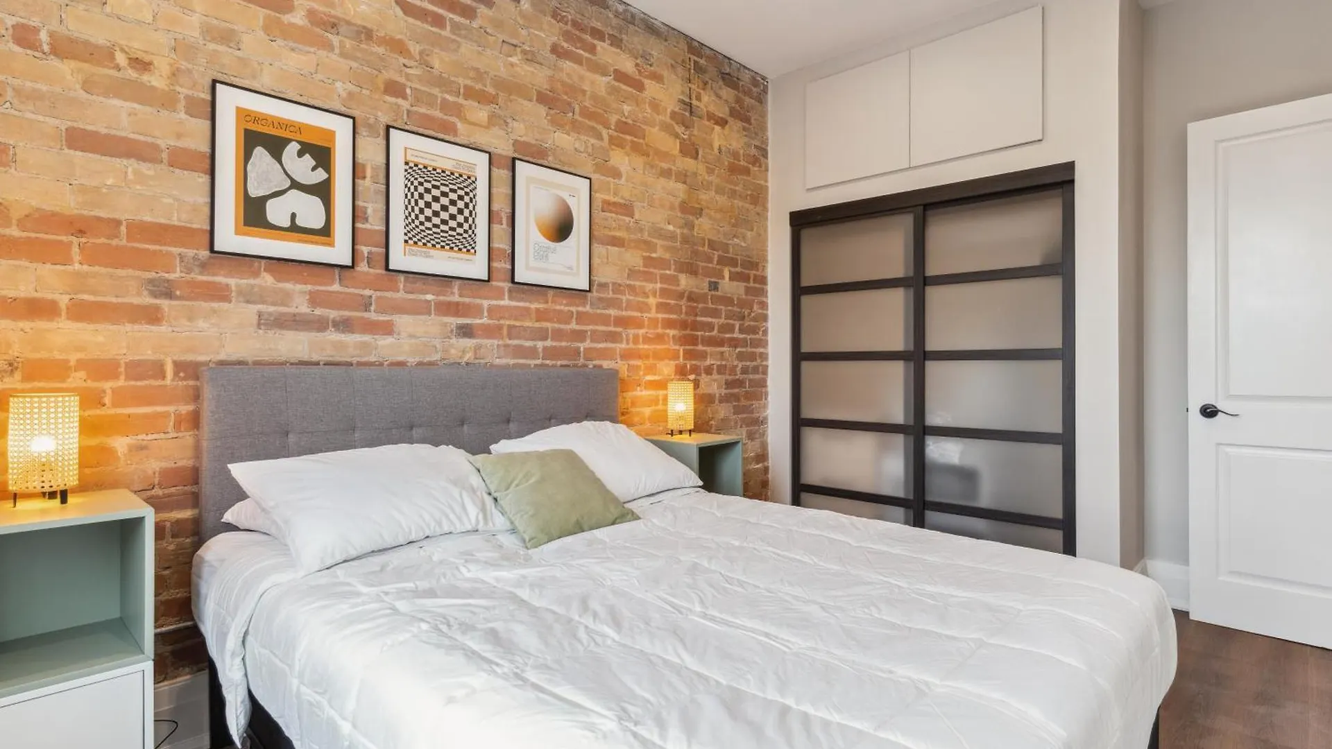 ホテル The Queen'S Griffen トロント