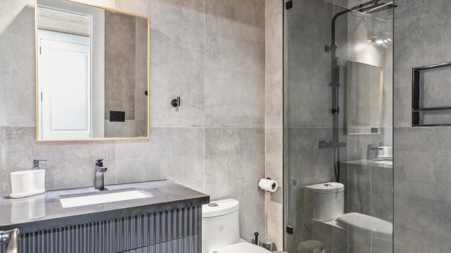 **** ホテル The Queen'S Griffen トロント カナダ